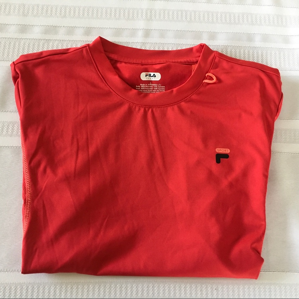 Fila short sleeve athletic top - L